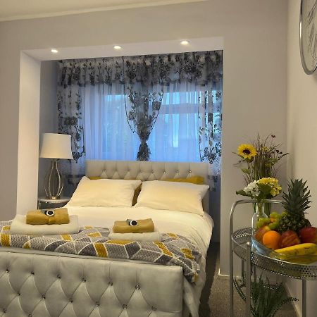 Apartment Luxe Free Wifi, Free Parking, Free Netflix Friern Barnet ภายนอก รูปภาพ